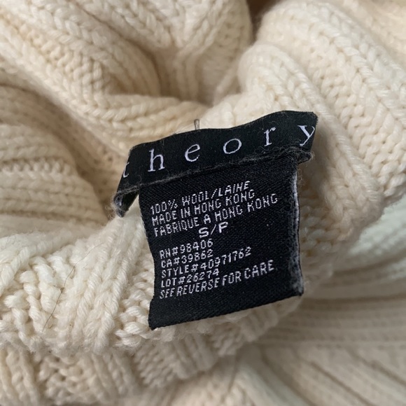A wool Theory sweater - Picture 4 of 4